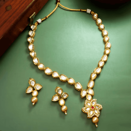 Vidhi Kundan Necklace Set